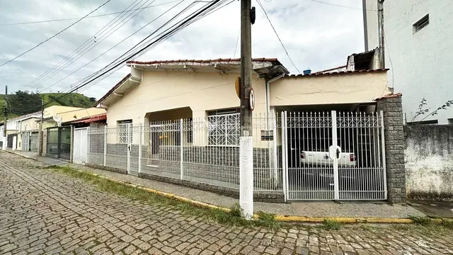 Foto 1 de Casa de 3 quartos com garagem para 3 carros, Varginha