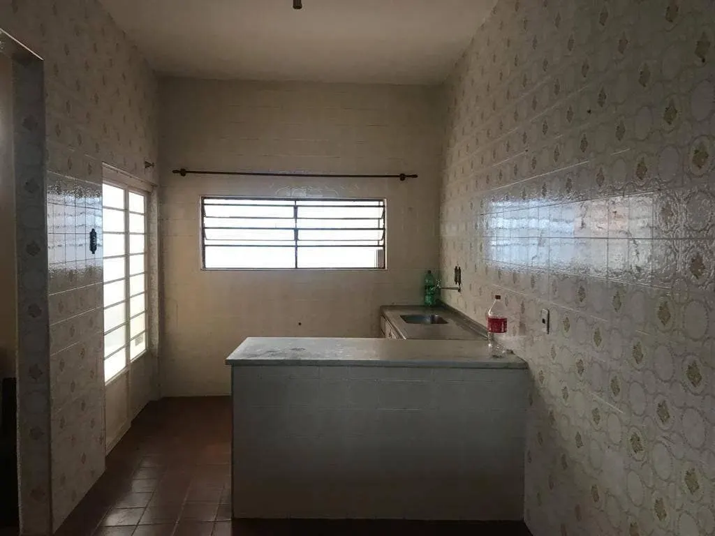 Foto 4 de Casa de 3 quartos com 2 flats nos fundos, ideal para renda, Avenida
