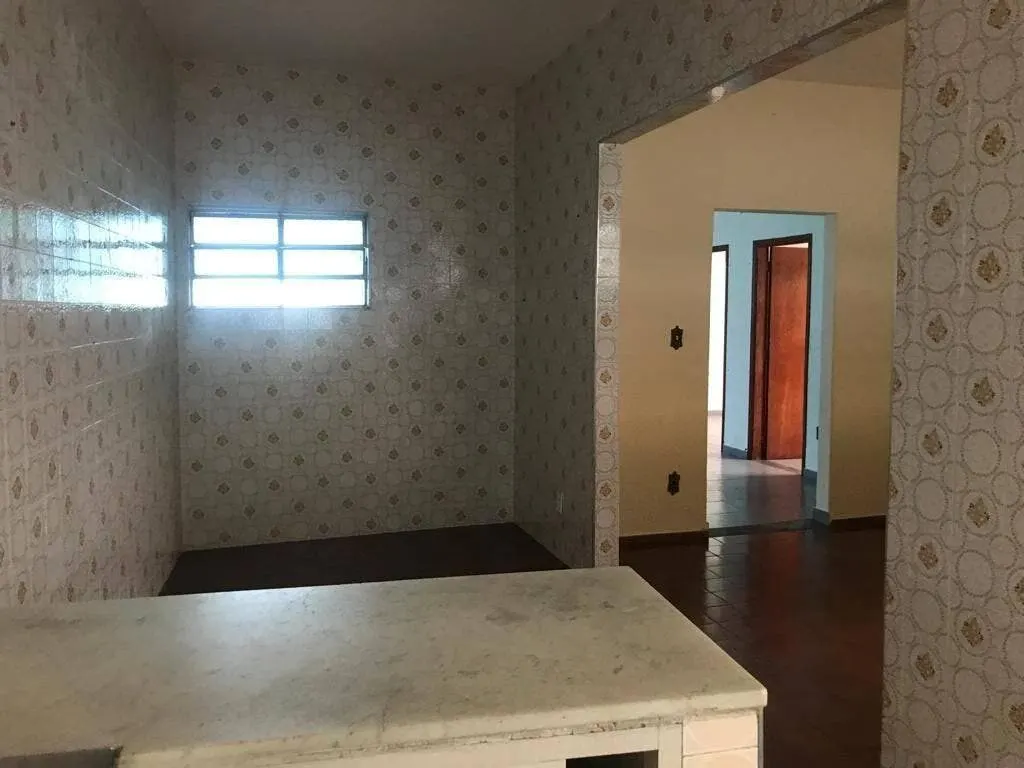 Foto 6 de Casa de 3 quartos com 2 flats nos fundos, ideal para renda, Avenida