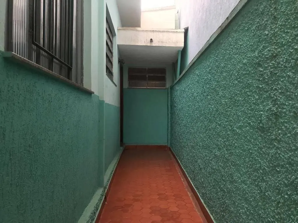 Foto 7 de Casa de 3 quartos com 2 flats nos fundos, ideal para renda, Avenida