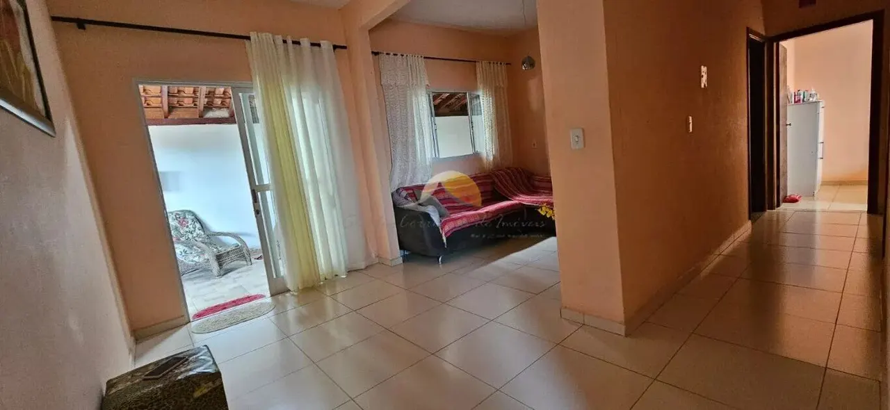 Foto 3 de Casa de 3 quartos em 2 pavimentos com varandas e quintal, Morro Chic