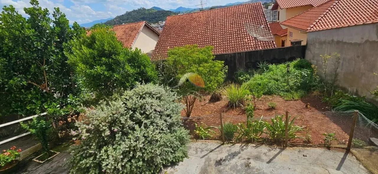 Foto 8 de Casa de 3 quartos em 2 pavimentos com varandas e quintal, Morro Chic