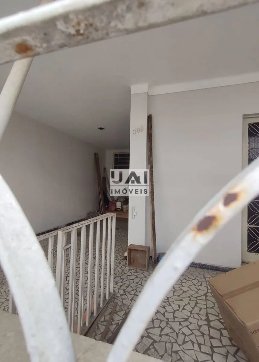 Foto 4 de Casa de 3 quartos com 2 quitinetes alugadas nos fundos, Varginha