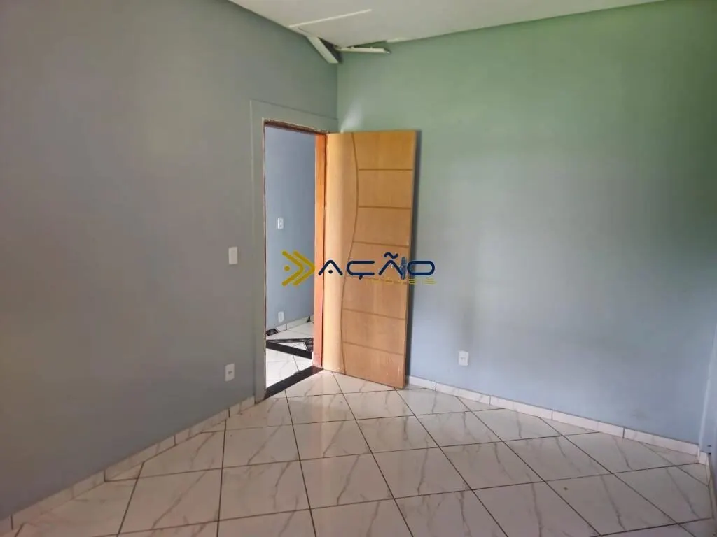Foto 3 de Casa de 3 quartos com terreno de 980 m² e área externa ampla, Ano Bom