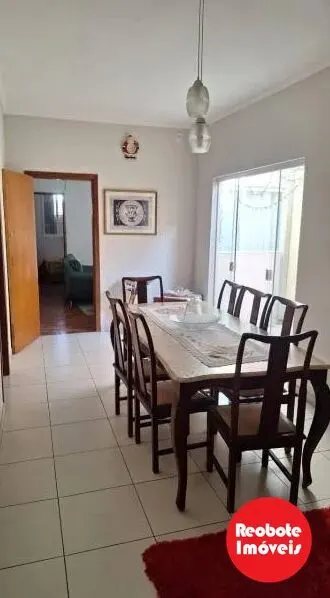 Foto 3 de Casa térrea de 3 quartos com edícula e 2 vagas, Avenida