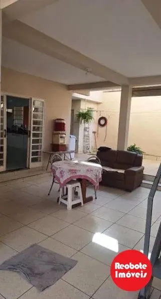 Foto 5 de Casa térrea de 3 quartos com edícula e 2 vagas, Avenida