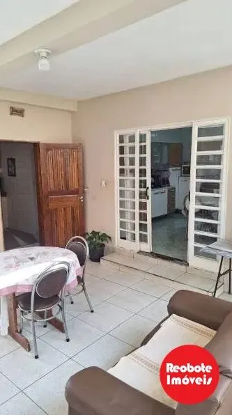 Foto 6 de Casa térrea de 3 quartos com edícula e 2 vagas, Avenida