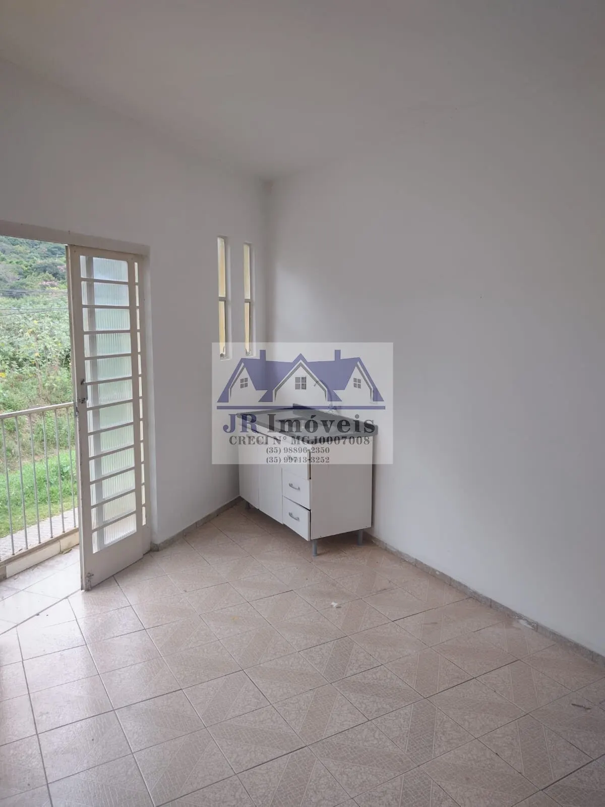 Foto 4 de Casa de 3 quartos (2 suítes) com 2 salas e 2 cozinhas, Avenida