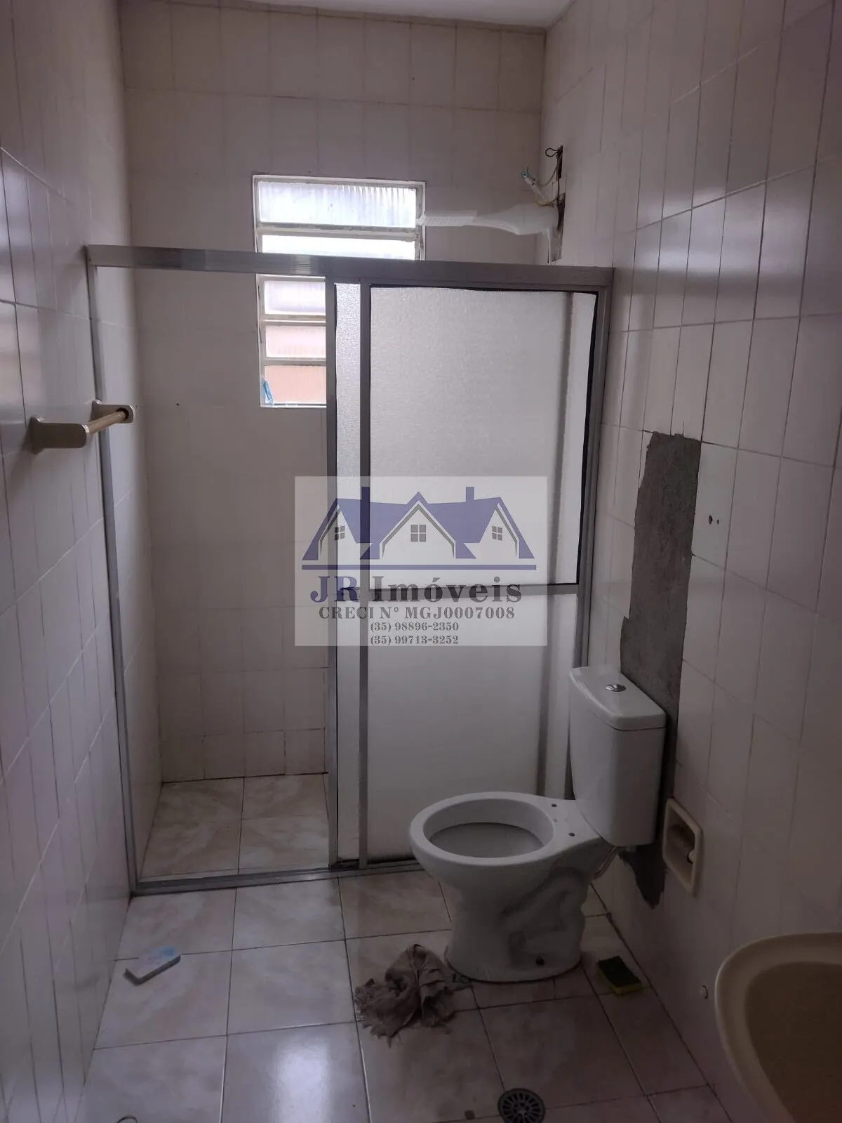 Foto 6 de Casa de 3 quartos (2 suítes) com 2 salas e 2 cozinhas, Avenida