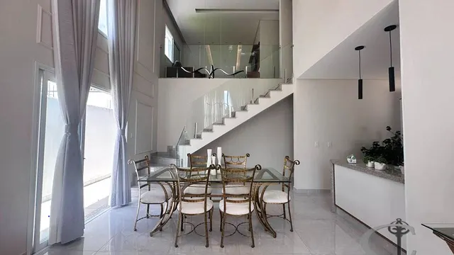 Casa de 3 quartos (suíte térrea) com pé-direito alto e quintal, BPS