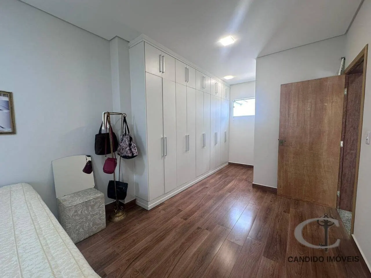 Foto 6 de Casa de 3 quartos (suíte térrea) com pé-direito alto e quintal, BPS