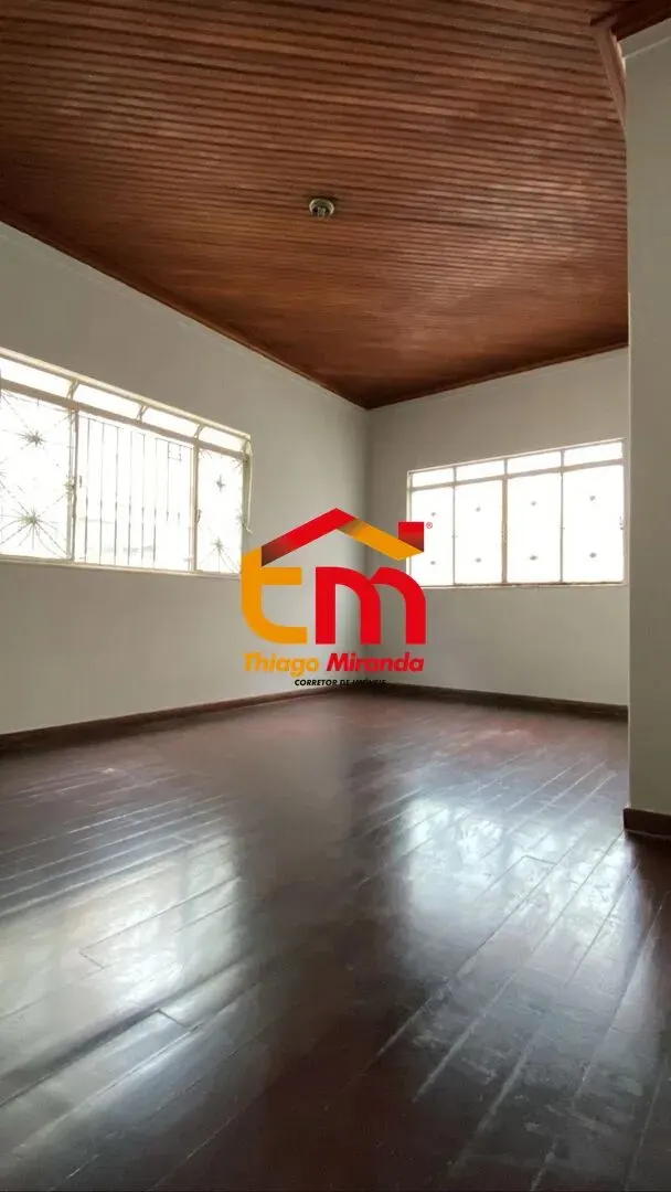 Foto 2 de Casa de 3 quartos com 2 kitnets alugadas nos fundos, Varginha