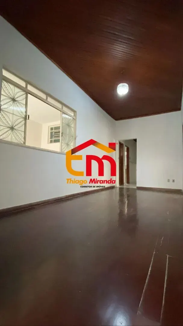 Foto 4 de Casa de 3 quartos com 2 kitnets alugadas nos fundos, Varginha