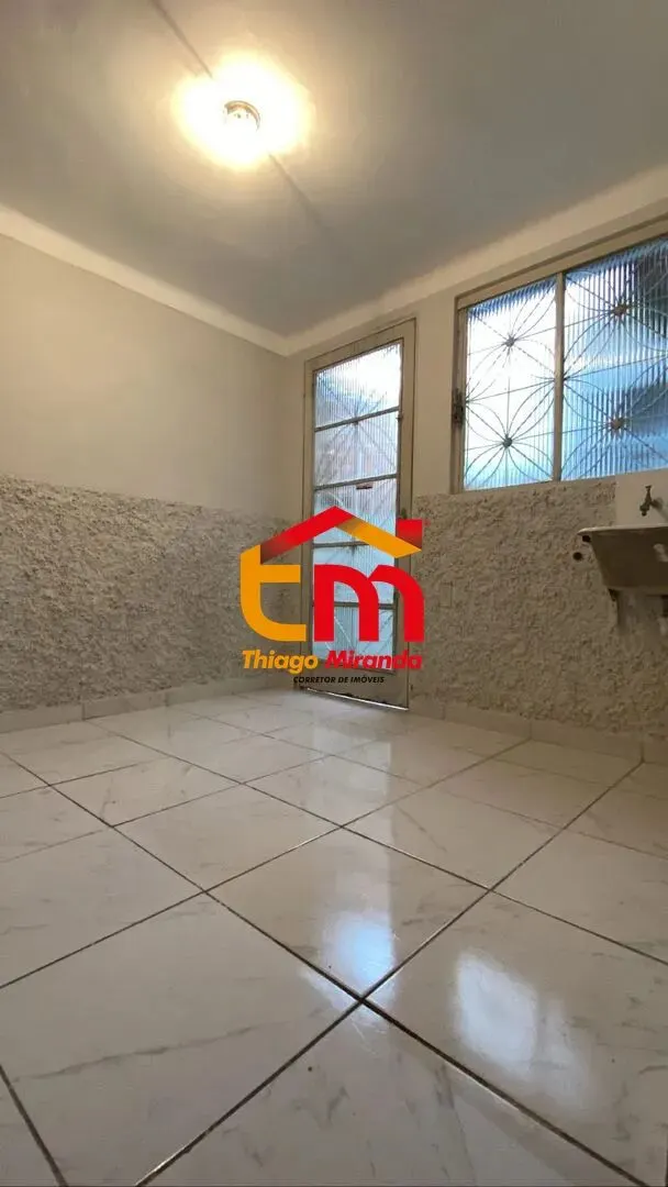Foto 5 de Casa de 3 quartos com 2 kitnets alugadas nos fundos, Varginha
