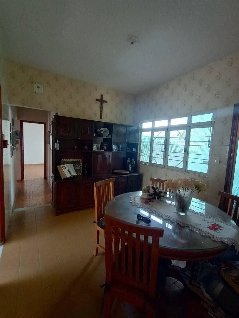 Foto 2 de Casa de 3 quartos (1 suíte) com edícula e garagem, Morro Chic