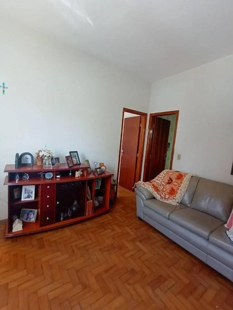 Foto 4 de Casa de 3 quartos (1 suíte) com edícula e garagem, Morro Chic