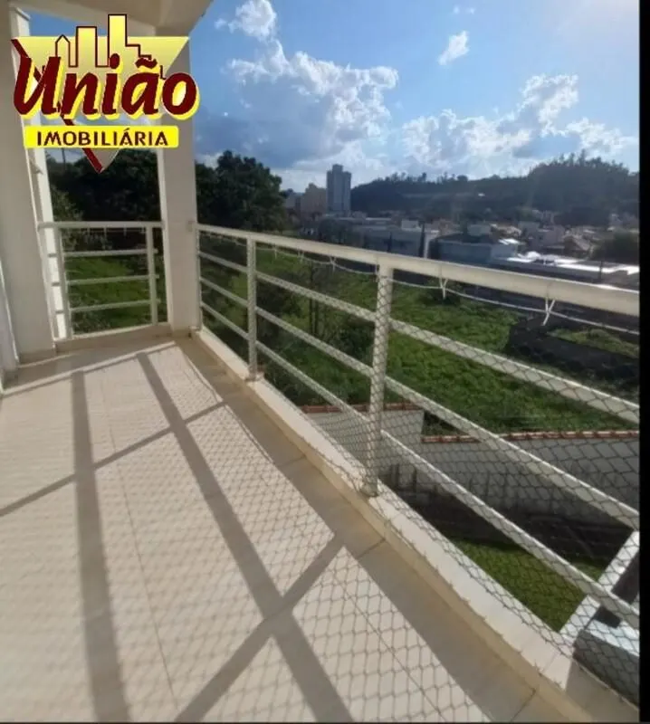 Foto 3 de Casa de 3 quartos (2 suítes) com vista e garagem para 3 carros, BPS