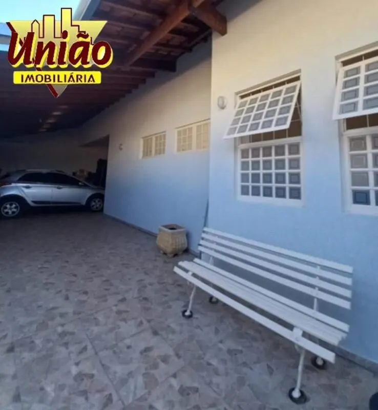 Foto 4 de Casa de 3 quartos (1 suíte) com varandas e vista, Centro