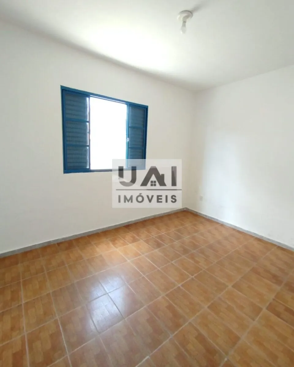 Foto 6 de Casa de 3 quartos (1 suíte) com 3 vagas e espaço para comércio, Estiva
