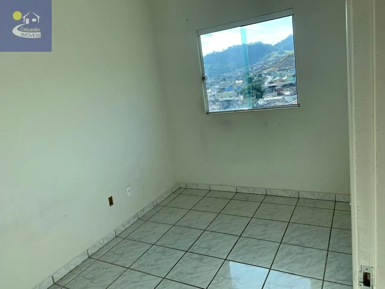 Foto 5 de Casa de 3 quartos (1 suíte) com garagem para 4 carros e vista da cidade, Morro Chic