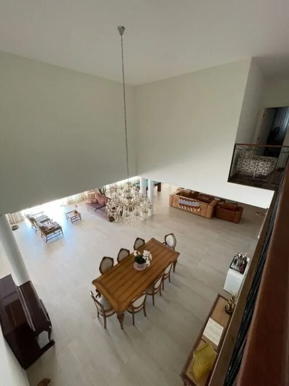Foto 2 de Casa de alto padrão com 3 quartos, escritório e energia solar, Pinheirinho
