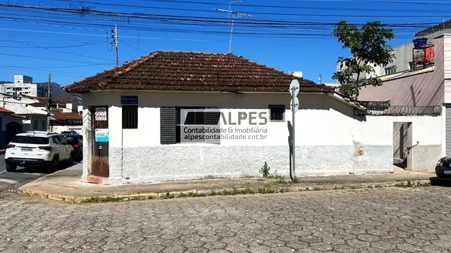 Foto 1 de Casa térrea de 3 quartos na Rua Rodrigues Seabra, Morro Chic