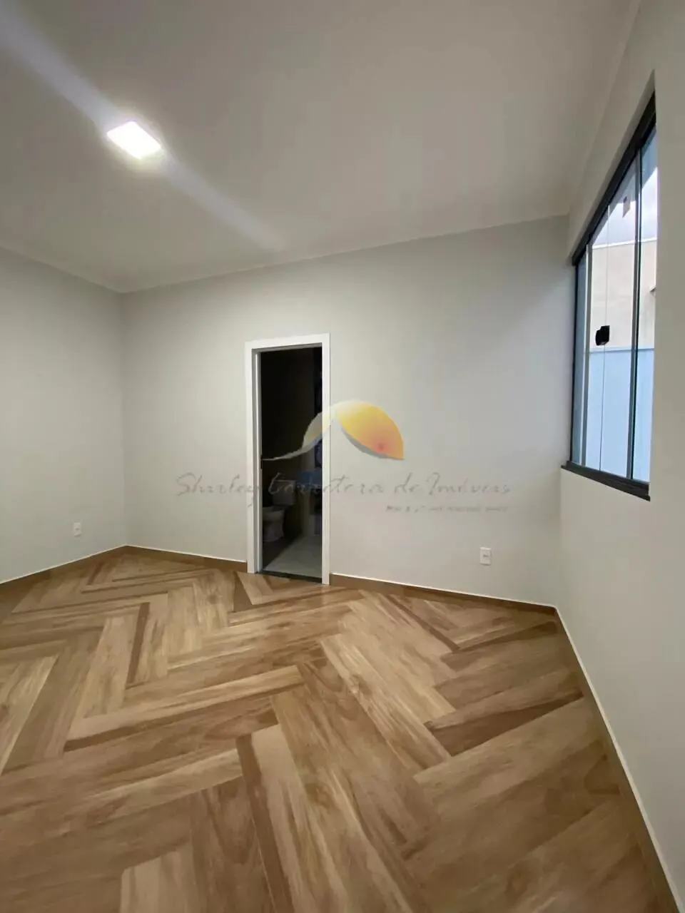 Foto 6 de Casa nova de 3 quartos (1 suíte) com acabamento moderno, Jardim Califórnia