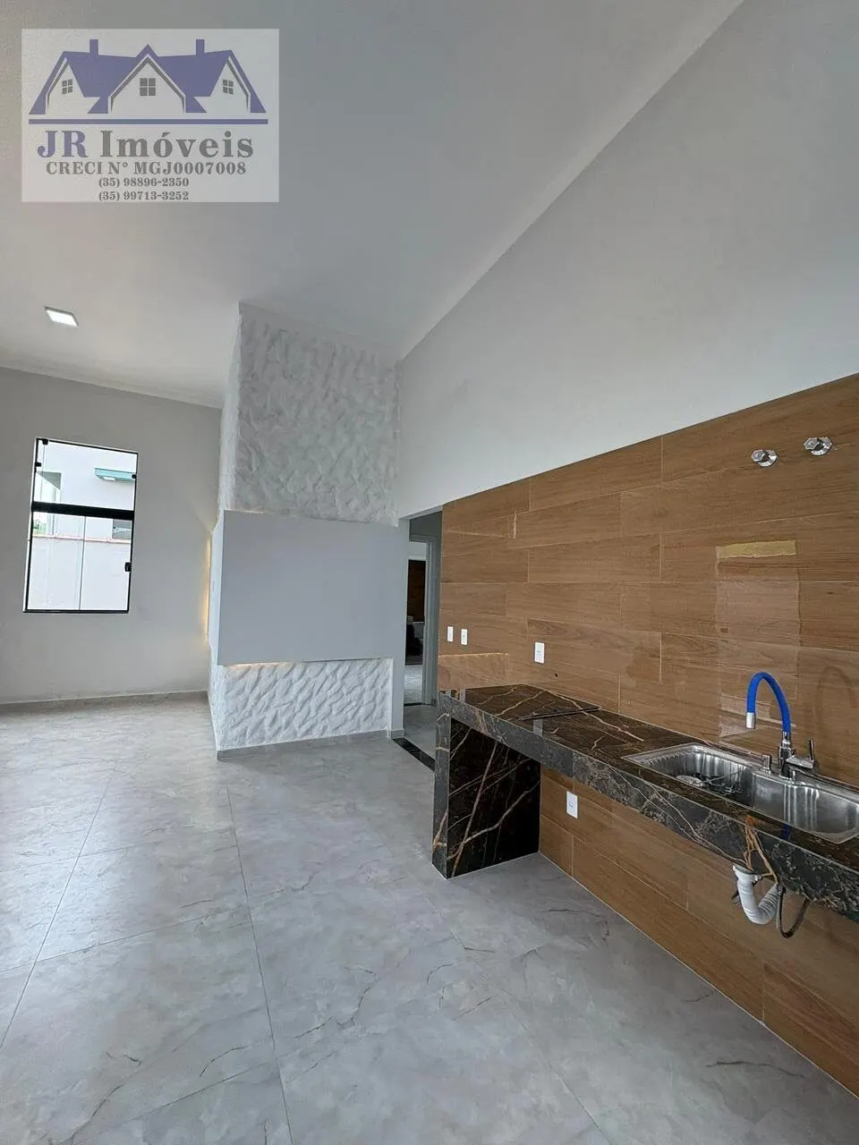 Foto 2 de Casa nova de 3 quartos (1 suíte) com sala e cozinha integradas, Jardim Califórnia