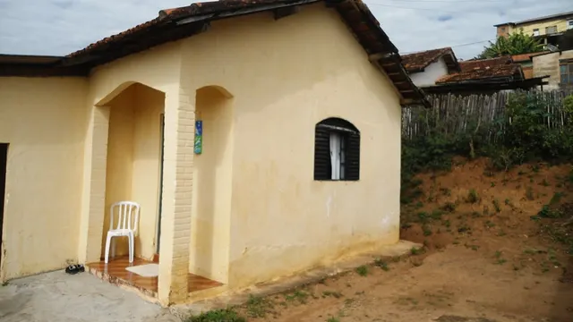 Foto 1 de Casa de 3 quartos com garagem para 2 carros e quintal grande, Rebourgeon