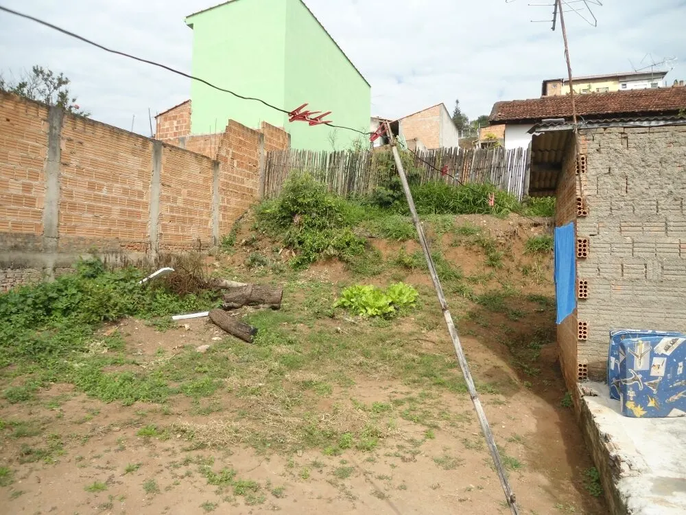 Foto 7 de Casa de 3 quartos com garagem para 2 carros e quintal grande, Rebourgeon