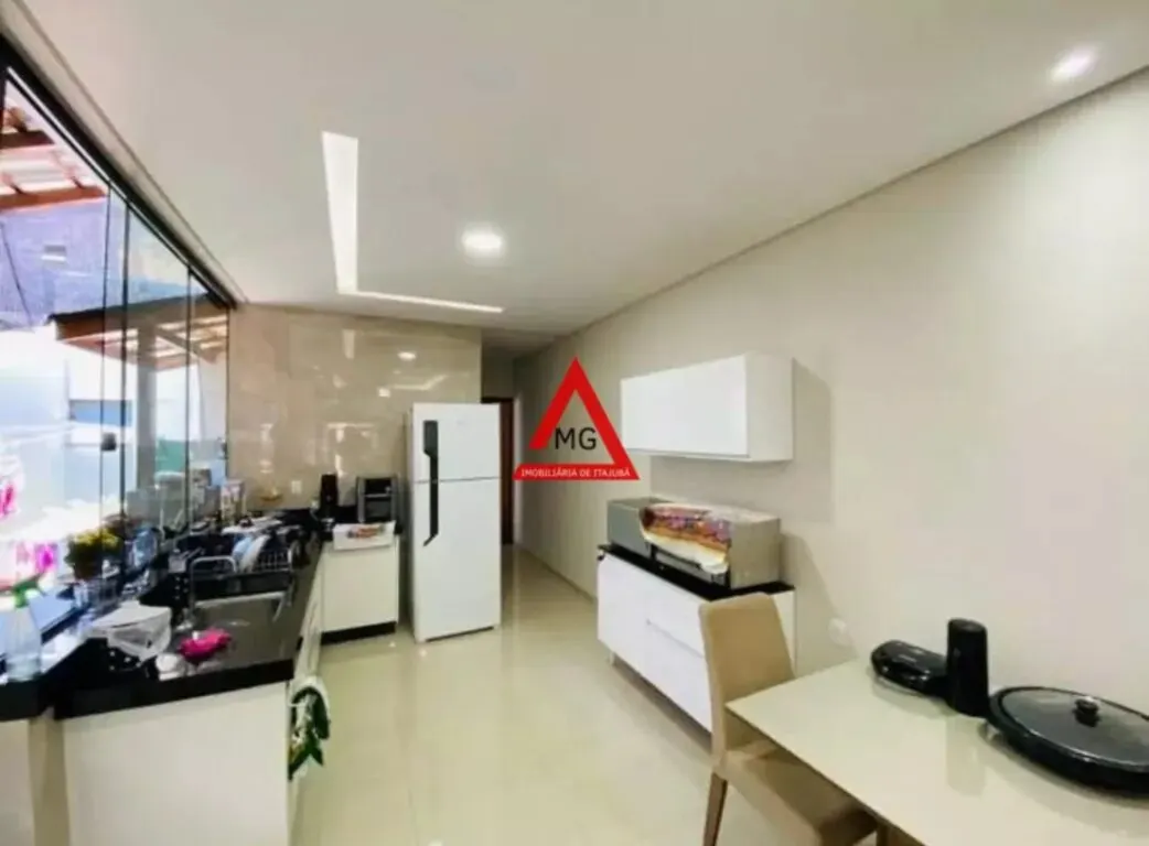 Foto 3 de Casa de 3 quartos (1 suíte) com área gourmet e garagem coberta, Vale das Hortênsias