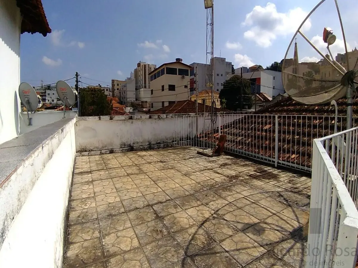 Foto 2 de Casa de 3 quartos (1 suíte) com edícula e terraço na região central, Varginha