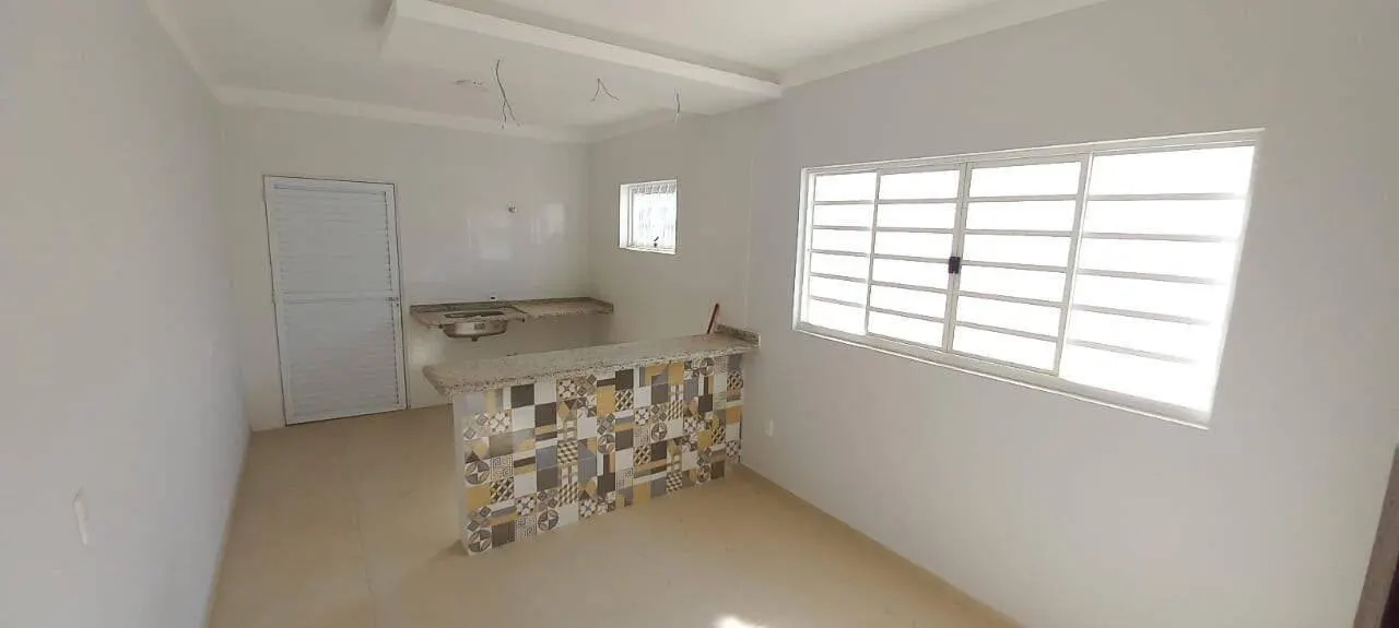 Foto 3 de Casa de 3 quartos (1 suíte) com edícula e garagem para 3 carros, Medicina