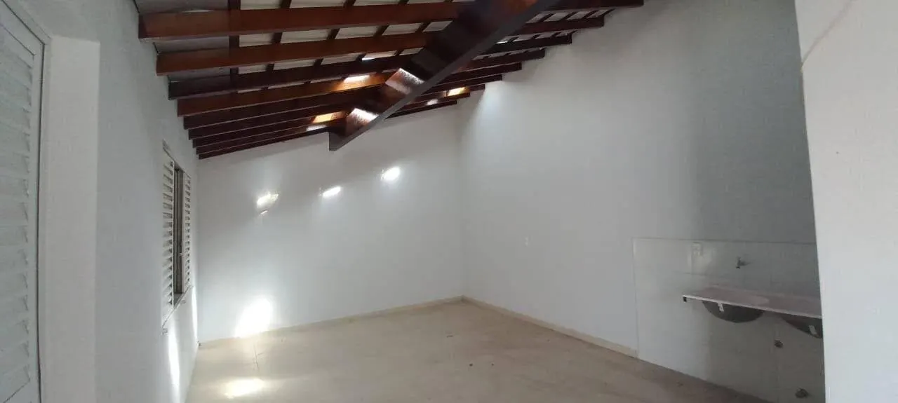 Foto 8 de Casa de 3 quartos (1 suíte) com edícula e garagem para 3 carros, Medicina