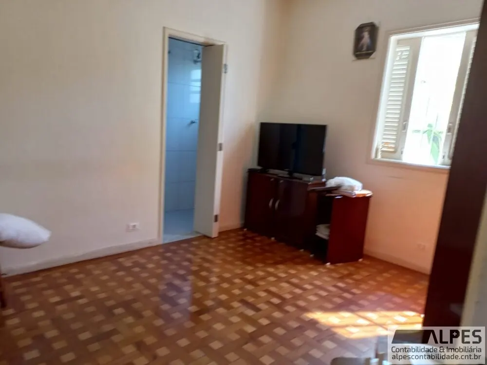 Foto 4 de Casa de 3 quartos (1 suíte) com edícula e jardim, Centro
