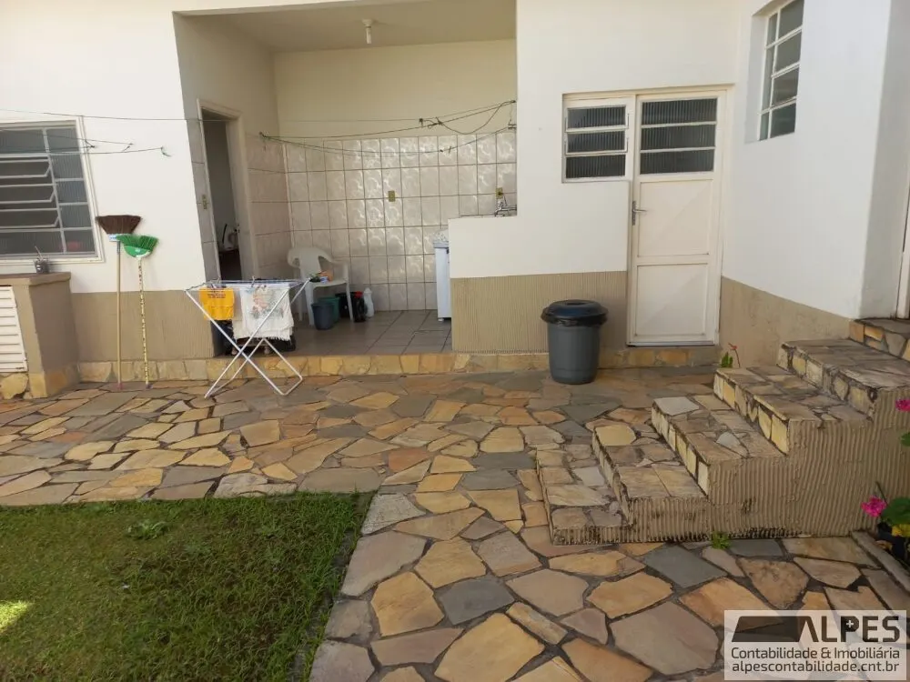 Foto 7 de Casa de 3 quartos (1 suíte) com edícula e jardim, Centro