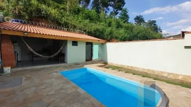 Foto 1 de Casa de 3 quartos com piscina e área de churrasco, Santa Rita de Cássia
