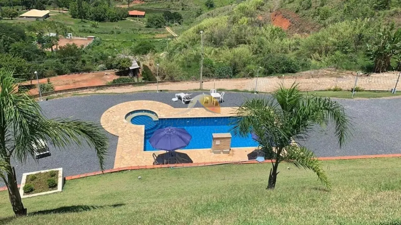 Foto 2 de Casa mobiliada de 3 quartos (1 suíte) com piscina em condomínio, Pinheirinho