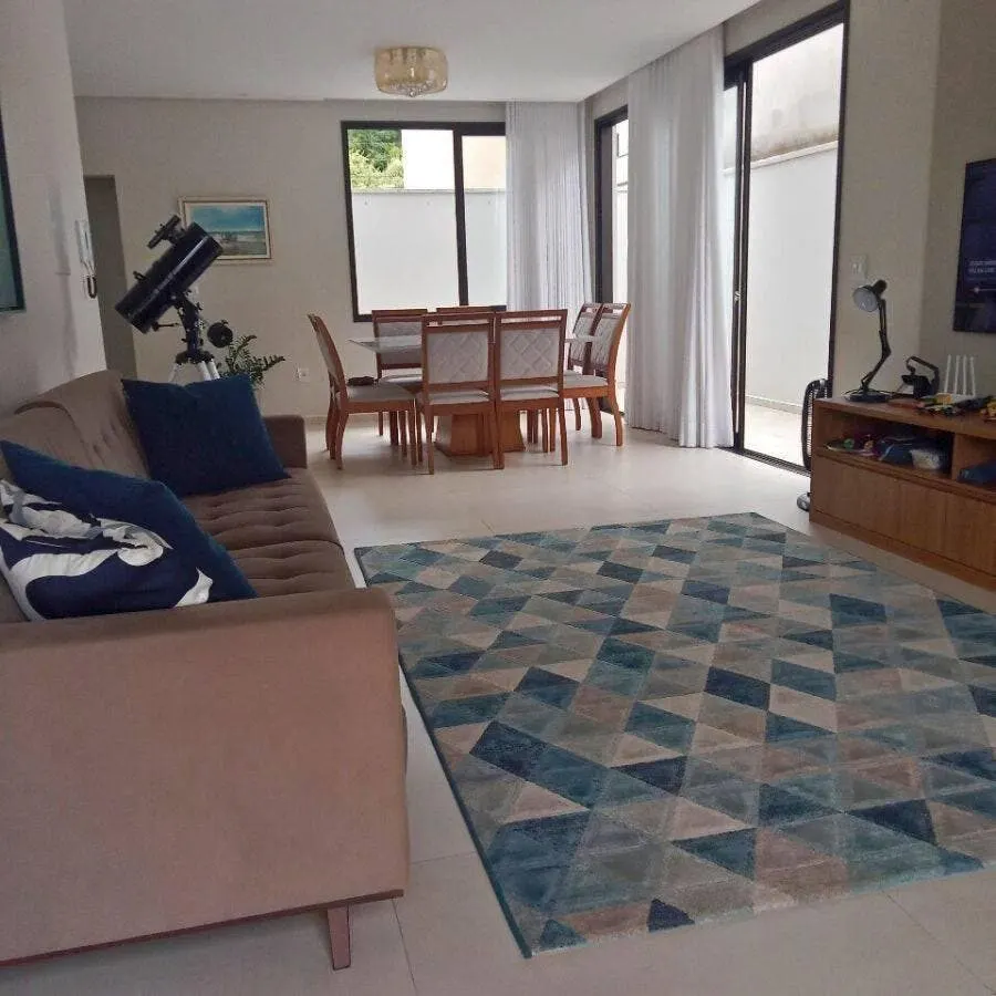 Foto 2 de Casa de alto padrão com 3 quartos (1 suíte), piscina aquecida e área gourmet, Estiva