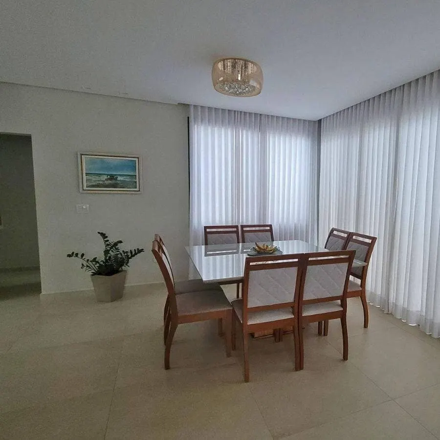 Foto 3 de Casa de alto padrão com 3 quartos (1 suíte), piscina aquecida e área gourmet, Estiva