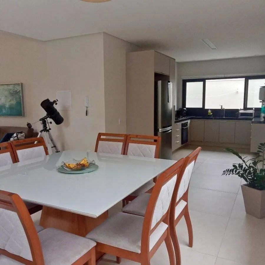Foto 4 de Casa de alto padrão com 3 quartos (1 suíte), piscina aquecida e área gourmet, Estiva