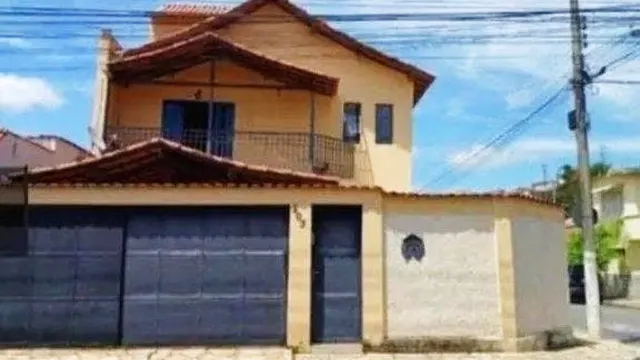 Foto 1 de Casa de 3 quartos (1 suíte) com piscina, churrasqueira e 4 vagas, Medicina