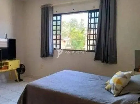 Foto 4 de Casa de 3 quartos (1 suíte) com piscina, churrasqueira e 4 vagas, Medicina