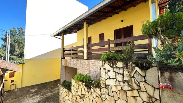 Foto 1 de Casa de 3 quartos (1 suíte) com piscina, área gourmet e edícula, Varginha