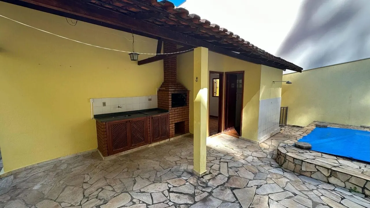 Foto 6 de Casa de 3 quartos (1 suíte) com piscina, área gourmet e edícula, Varginha