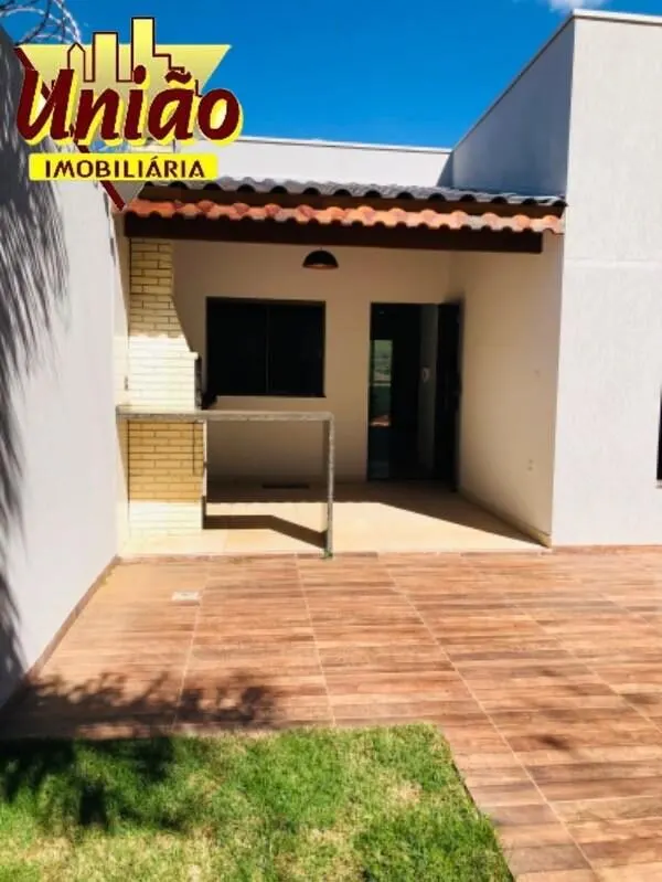 Foto 4 de Casa de 3 quartos (1 suíte) com piscina e área gourmet, Medicina