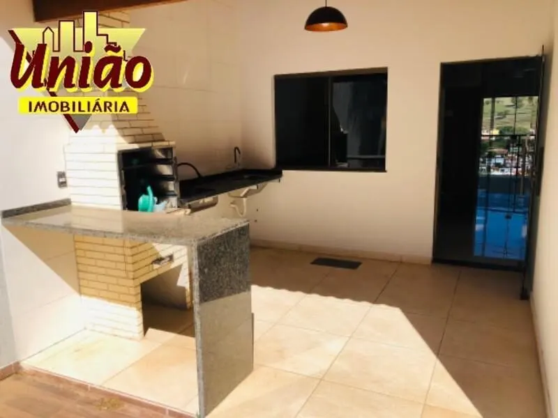 Foto 5 de Casa de 3 quartos (1 suíte) com piscina e área gourmet, Medicina
