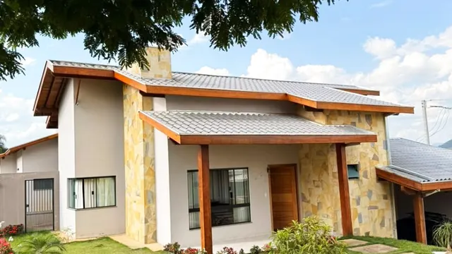 Foto 1 de Casa de 3 quartos (1 suíte) com piscina, lareira e escritório, Residencial Vista Verde