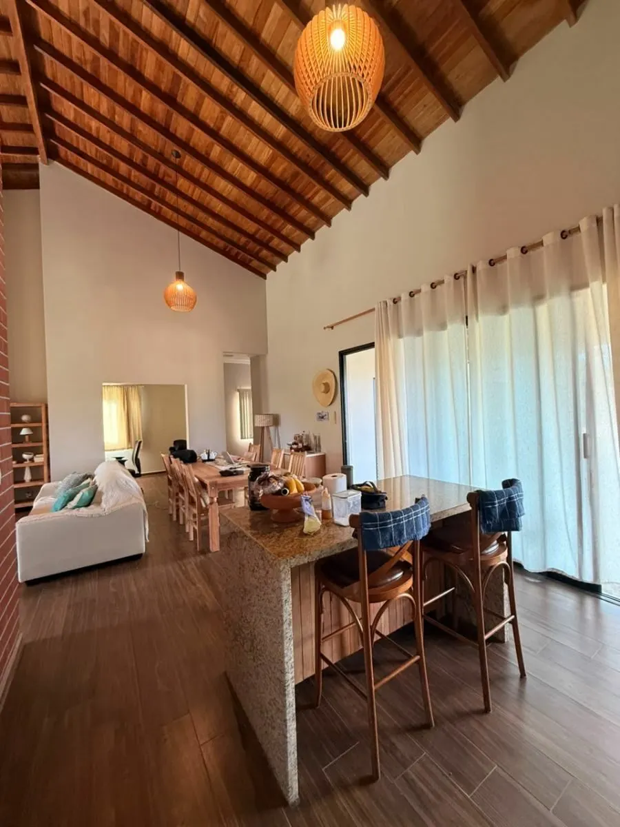 Foto 4 de Casa de 3 quartos (1 suíte) com piscina, lareira e escritório, Residencial Vista Verde