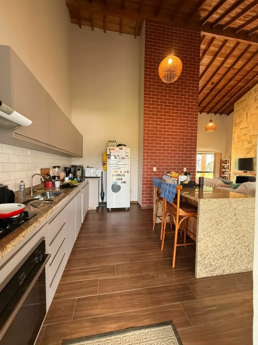Foto 7 de Casa de 3 quartos (1 suíte) com piscina, lareira e escritório, Residencial Vista Verde